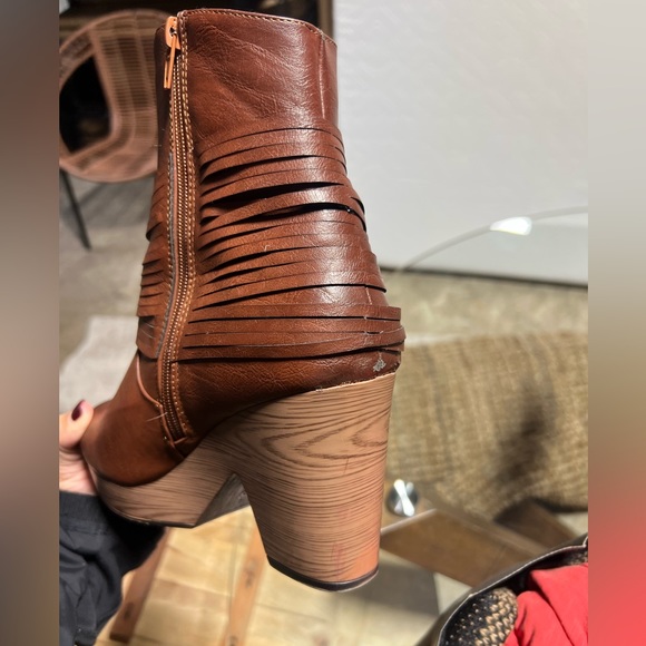 Clog style boots - Picture 4 of 4